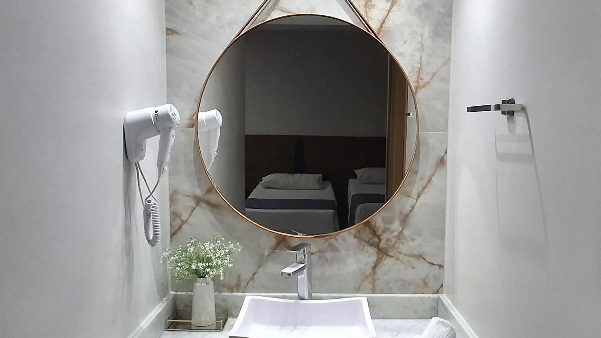 ****  Hot Springs Hotel - Suites Com Banheira Caldas Novas Brazil